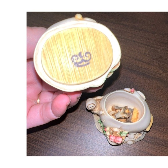 Harmony Kingdom Snowdonia Fields Snowmen Holiday Trinket Box Retired‎ NIB - Picture 5 of 12